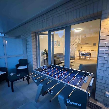 Luxurioeses Apartment,Neubau, 4 Personen, Parkplatz, Griechischer Stil Бохум Екстериор снимка
