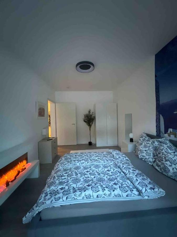 Luxurioeses Apartment,Neubau, 4 Personen, Parkplatz, Griechischer Stil Бохум Екстериор снимка