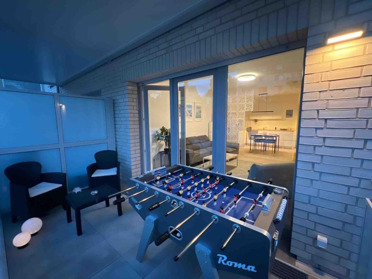 Luxurioeses Apartment,Neubau, 4 Personen, Parkplatz, Griechischer Stil Бохум Екстериор снимка