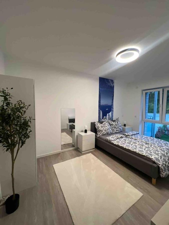 Luxurioeses Apartment,Neubau, 4 Personen, Parkplatz, Griechischer Stil Бохум Екстериор снимка
