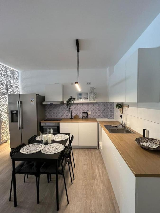 Luxurioeses Apartment,Neubau, 4 Personen, Parkplatz, Griechischer Stil Бохум Екстериор снимка